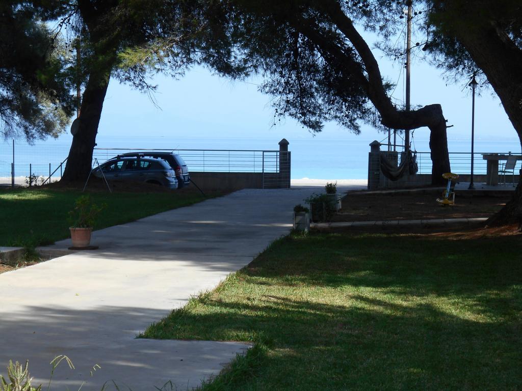 Brunello Seaside Apartments Lefkada City Екстер'єр фото